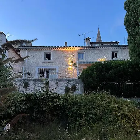 度假居 La Batisse De Reve *